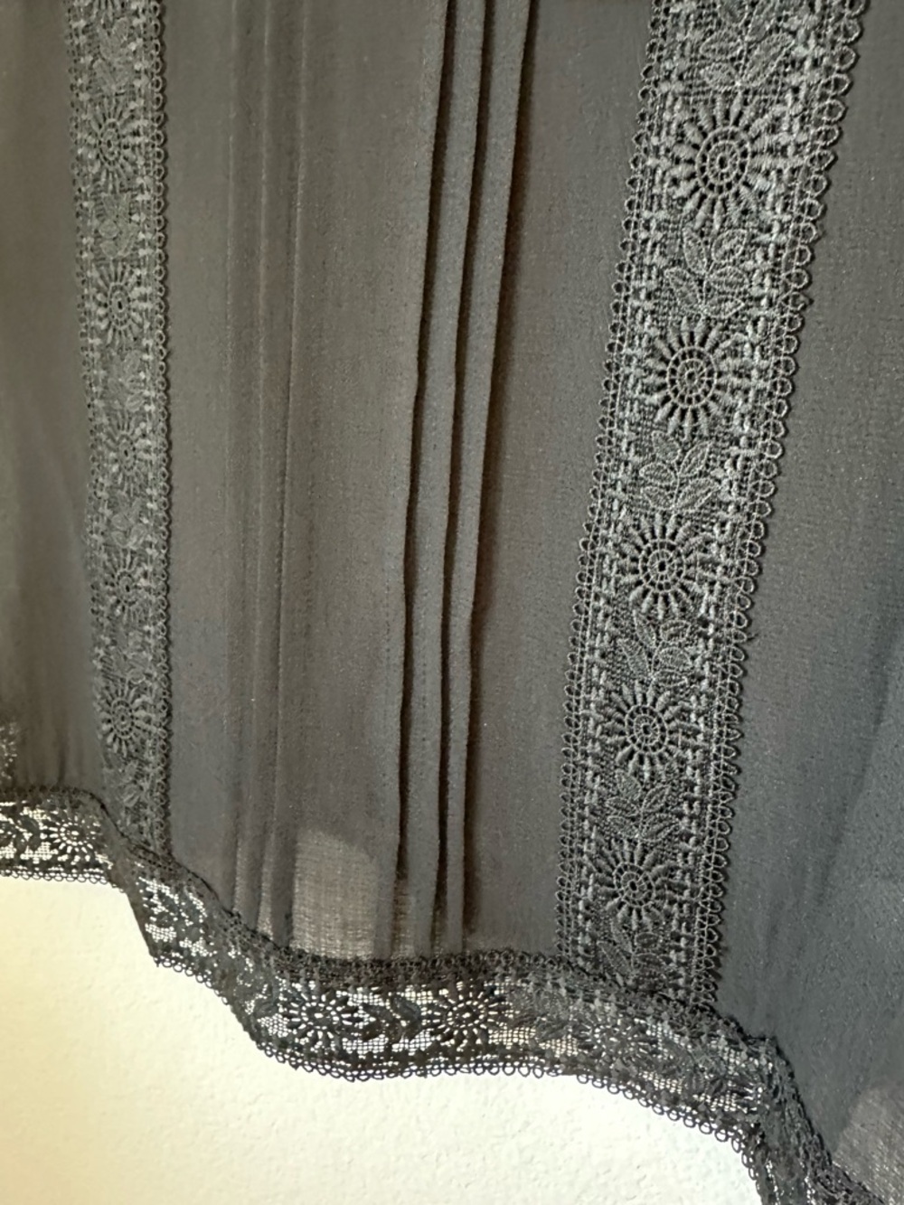 New! MAX STUDIO Pintucked Floral Lace Sheer Tank - Picture 9 of 16